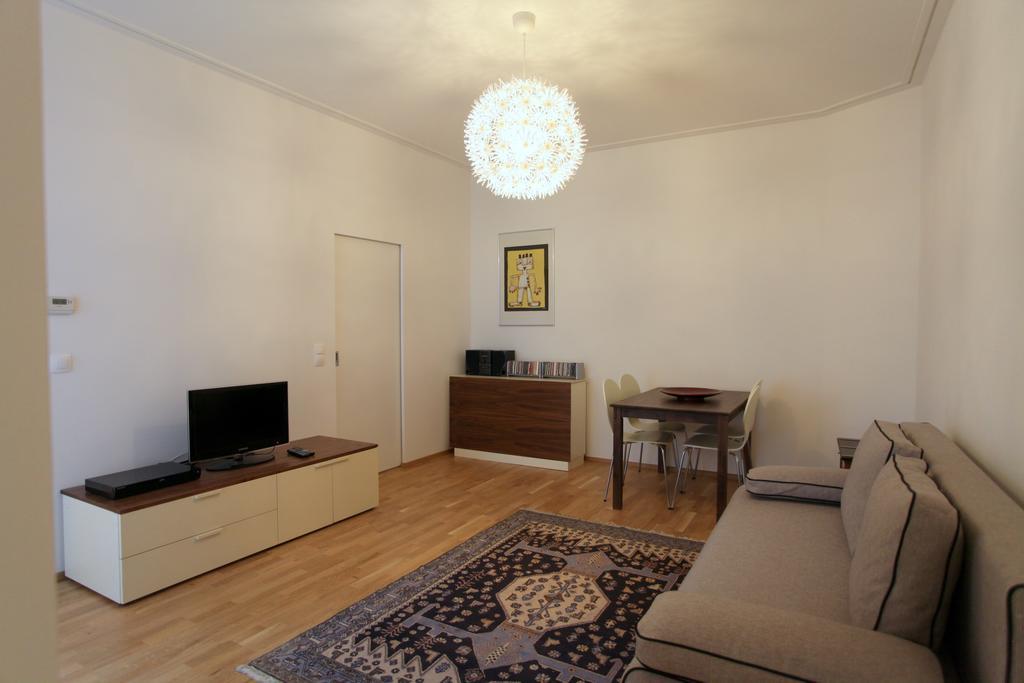Moderne Stadtwohnung Mit Balkon Wien Rom bilde